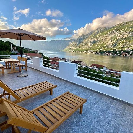 House With Big Terrace And Beautiful Sea View Βίλα Κότορ Εξωτερικό φωτογραφία