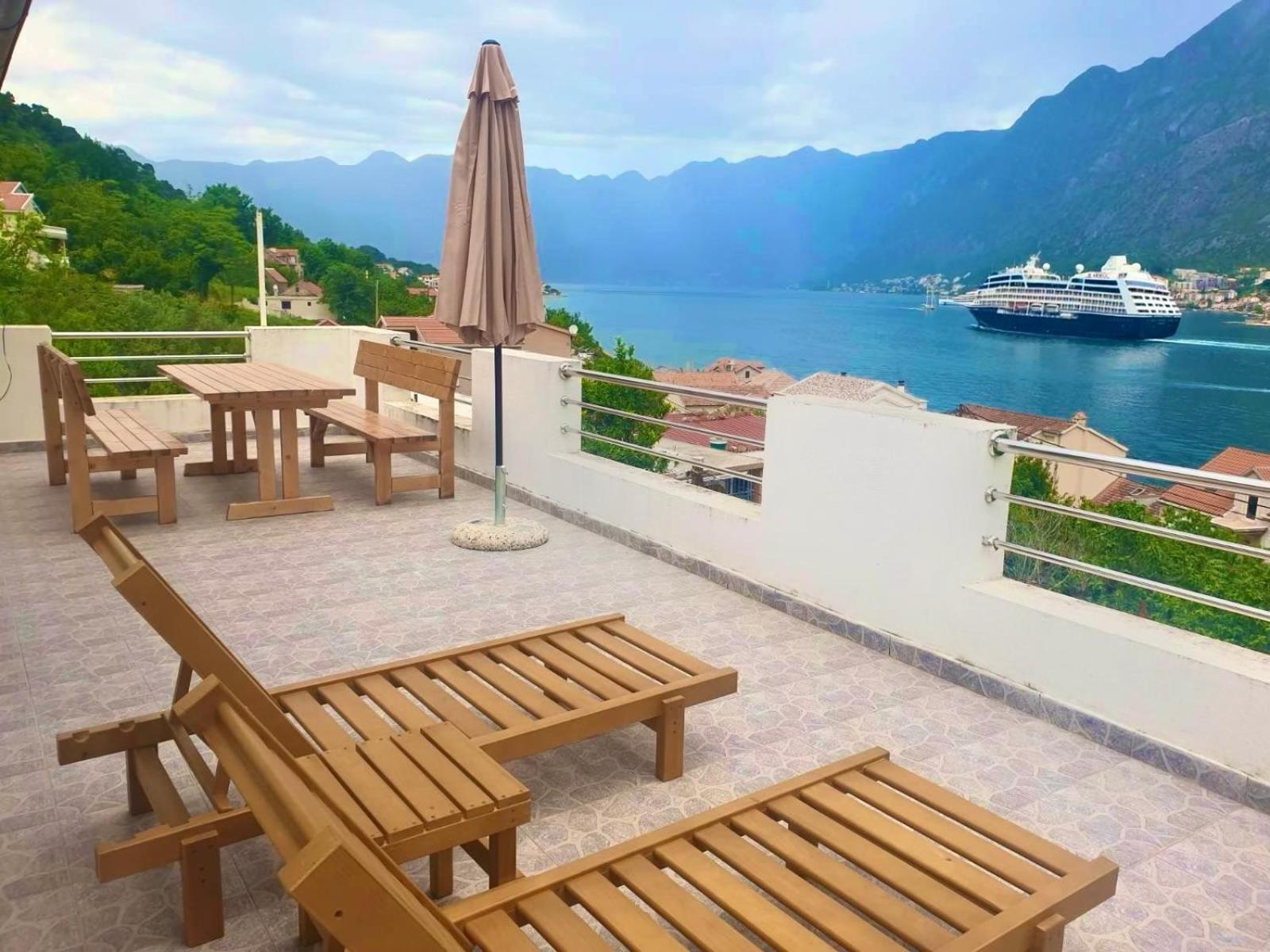 House With Big Terrace And Beautiful Sea View Βίλα Κότορ Εξωτερικό φωτογραφία